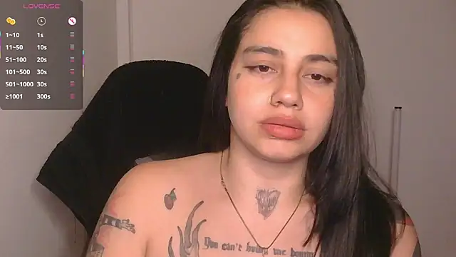XXX chat uživo modela val_bardot