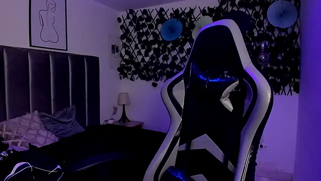 Kitty_Gang's Live XXX Chat