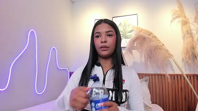 แชท XXX สดของ MIAROGGERSS