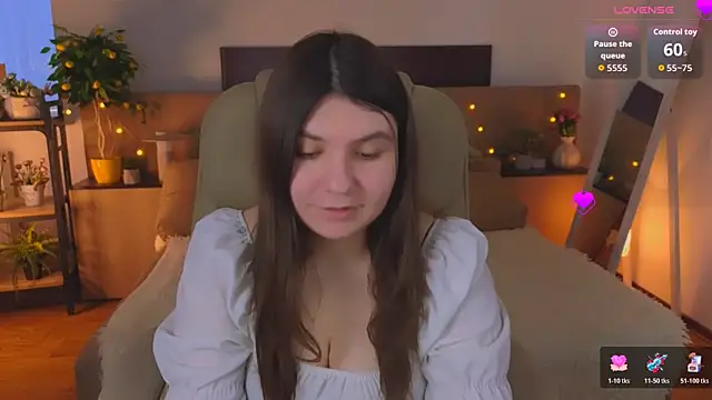 Viola__Shy Adlı Modelin Canlı XXX Sohbeti