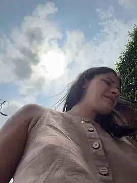 MiraReach Live XXX-chat