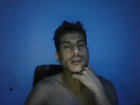 Chat +18 de JUANCHOOOO1 ao vivo