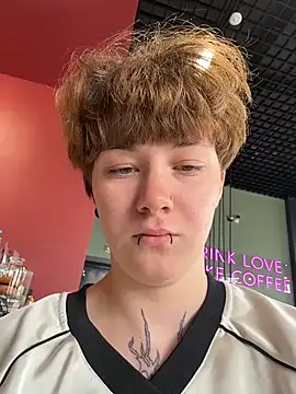 IceMur élő XXX-chatje