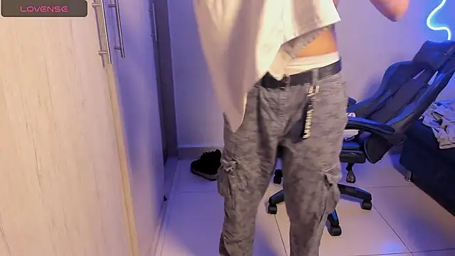 axel_luxxx's Webcam Show