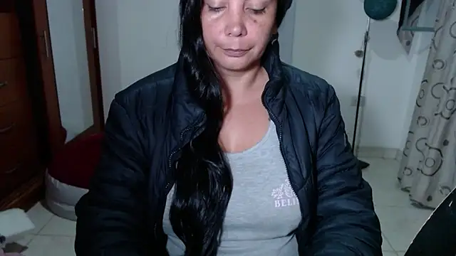 vivian-milf 现场XXX聊天