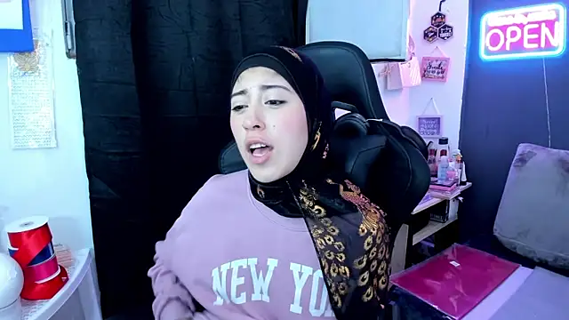 Pokazy przed kamerką – chaymae_nah_