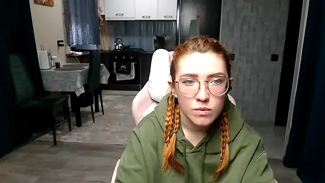 Reginasmilee Chat XXX in diretta