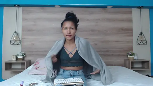 Lili_Lavanderのウェブカメラショー