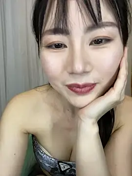 yaya0302 在線直播表演