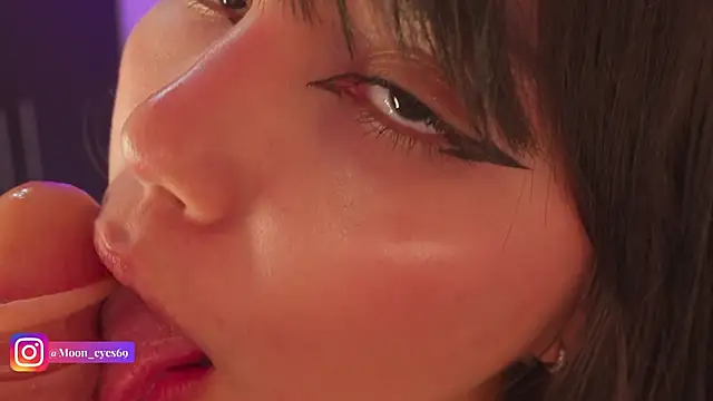 Moon_eyes 现场XXX聊天