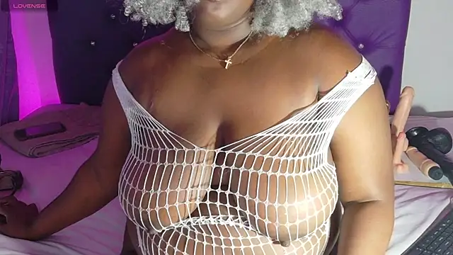 ebony_NeighborMoans Show Webcam