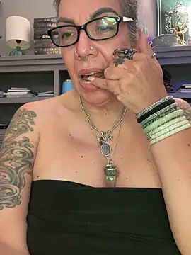 dieseldame1313's Webcam Show