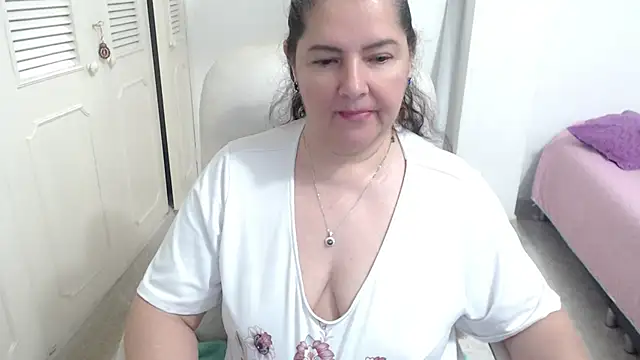 Chat +18 de leonela_69 ao vivo