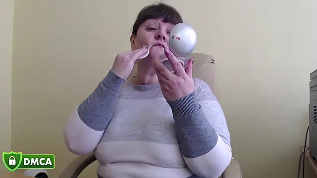 Živý XXX chat BrandiOhNight