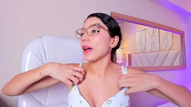 Chat +18 de DulceAnngel ao vivo