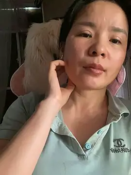 Czat XXX na żywo – Ivy_Trix2