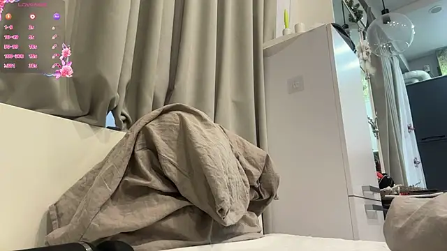 selena_favn Webcam Show