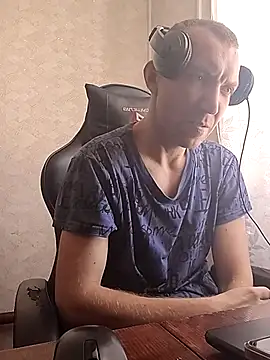 _uncle_Mitya-43_ Chat XXX in diretta