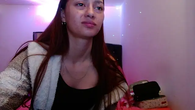 holy_juli Live XXX-chat