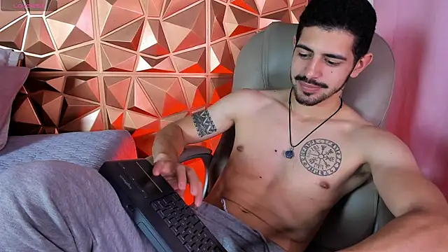 AlejandroStormm Live XXX-chat