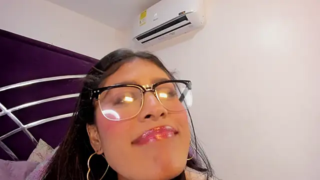 Czat XXX na żywo – Zyrelia_Vael