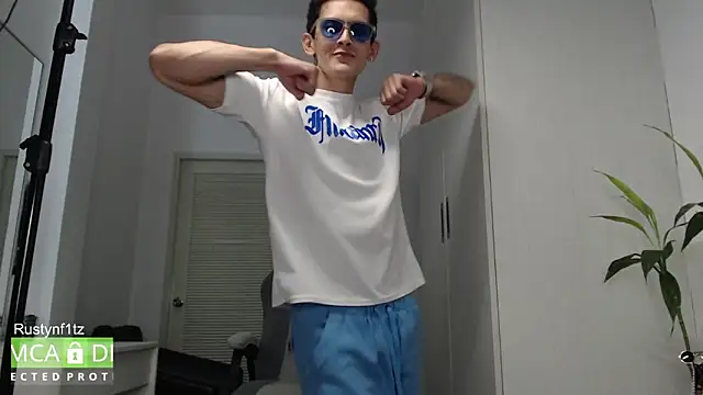 Show modela Rustynf1tz_ na web-kameri