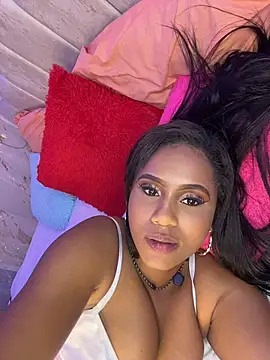 Chat XXX en directo de AlisonHoot69