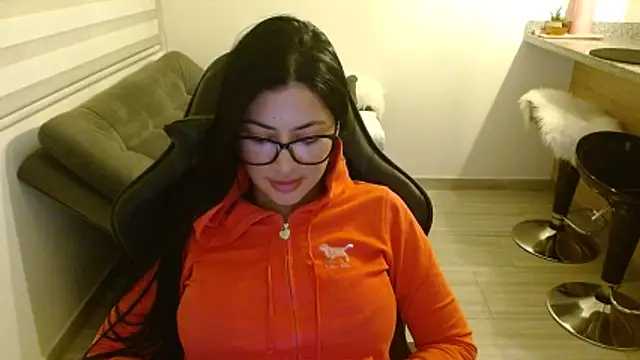 Czat XXX na żywo – Mia_Paradis