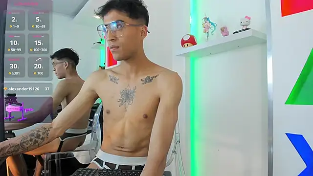 Aziel_Jenner Webcam Show