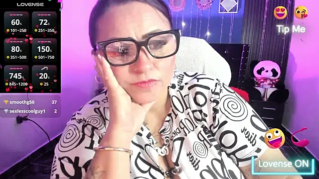 Ivonnee__'s Live XXX Chat