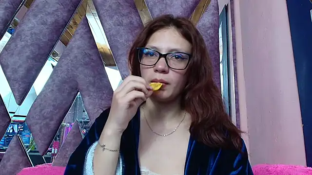 LARICSABLUE's Live XXX Chat