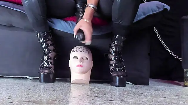 KatrinaStone: онлайн-секс-чат