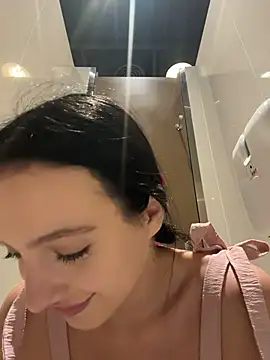 MiaTee Live XXX-chat