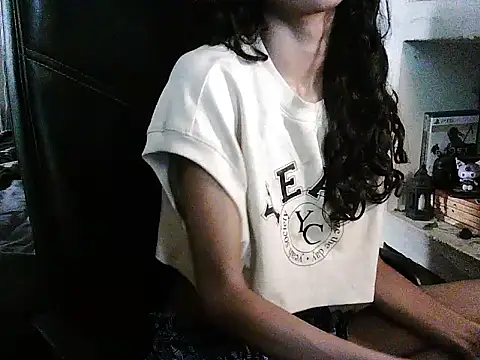 exude_diya 即時 XXX 聊天