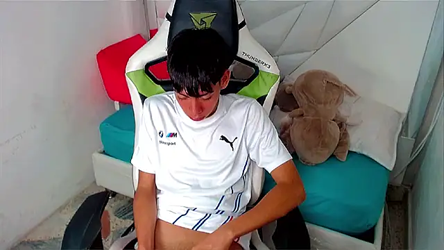 Liarr_: διαδικτυακό σόου στην κάμερα