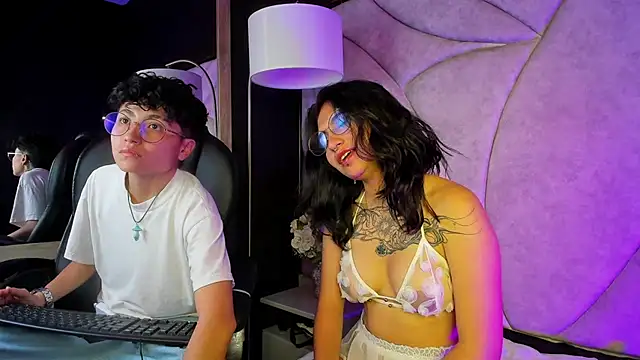 Pokazy przed kamerką – velvet_mystic