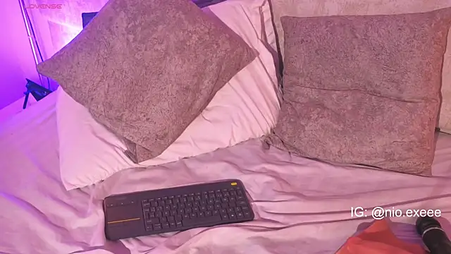 Chatroom XXX en direct de Nioki_