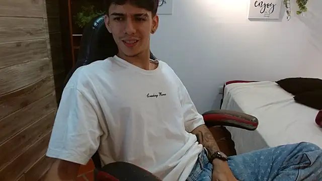 AmethystShadow17 Show Webcam