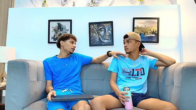 Chat +18 de YOUNG_BOYS_HELL ao vivo