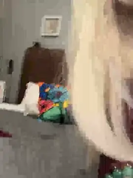 Pokazy przed kamerką – blondebunny999_999