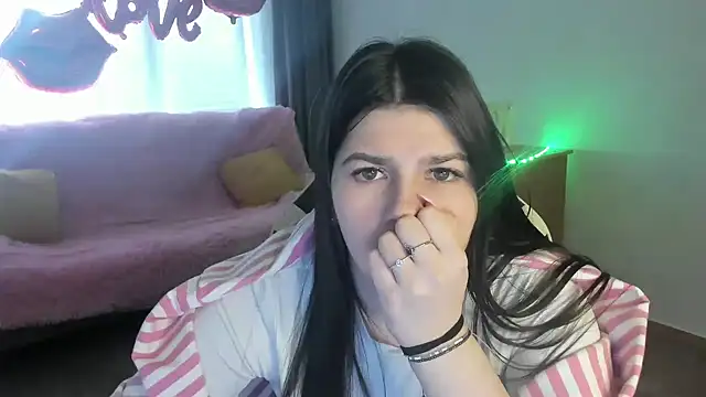 دردشة KisaModel الجنسية المباشرة