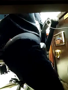 WHUANUOZANYTO Adlı Modelin Canlı XXX Sohbeti