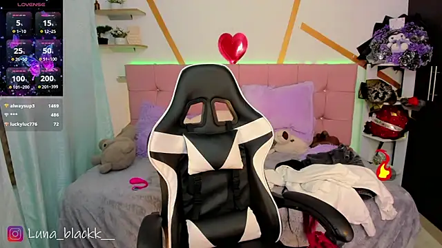 Luna_blackk – webcam-show