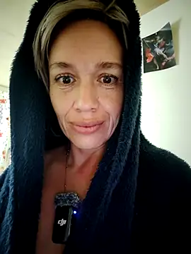 MARILYNMADELENAKOVANOVA のライブXXXチャット