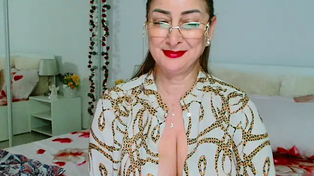 Tyana40 live XXX chat