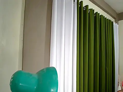 petitetsbigloads Live XXX-Chat