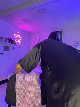 Živý XXX chat lucianaroy