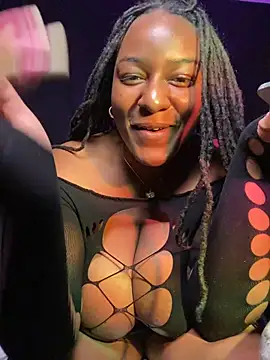 دردشة GirthGoddessCoco الجنسية المباشرة