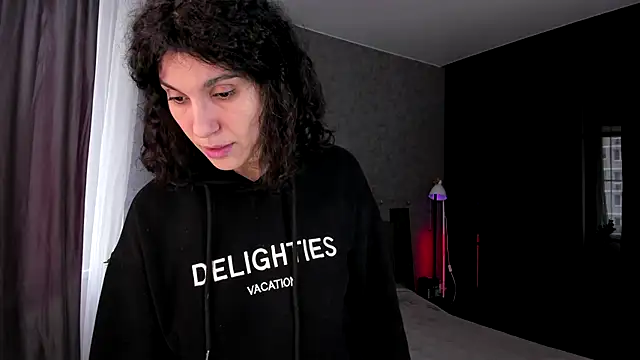 _CurlySue_ Adlı Modelin Canlı XXX Sohbeti