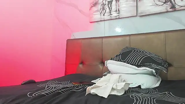 Show modela Rpoolrboy na web-kameri